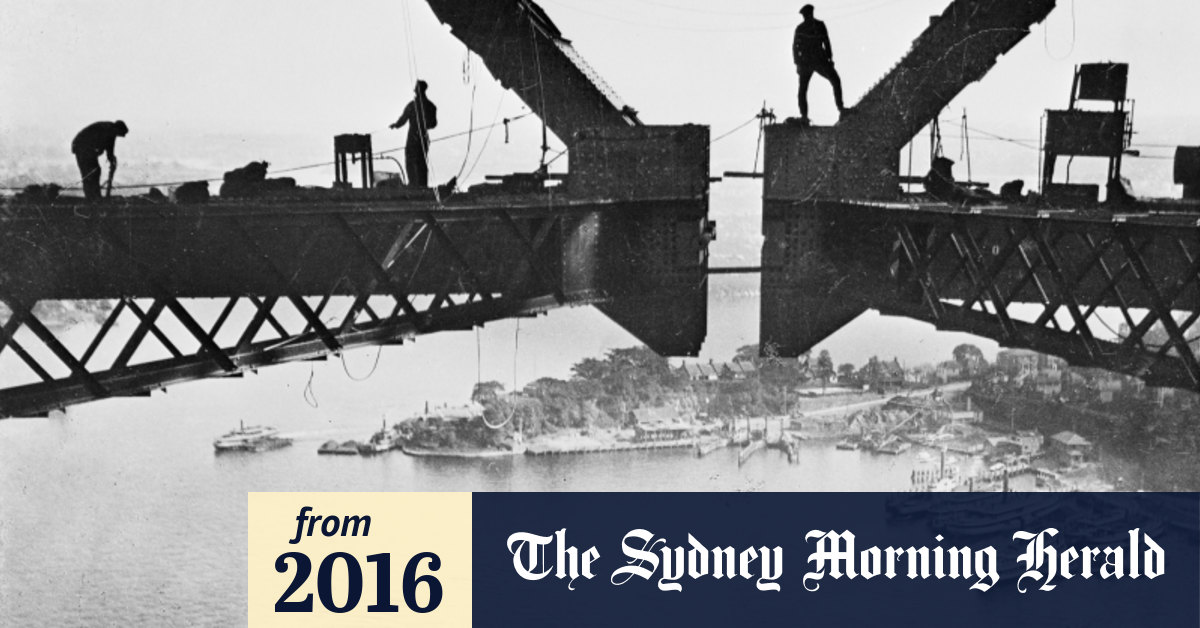 Documenting the birth of Sydney’s ‘Coat Hanger’